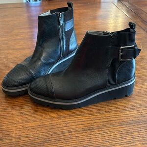 Donald Pliner women’s black wedge zip booties with buckle size 8-1/2